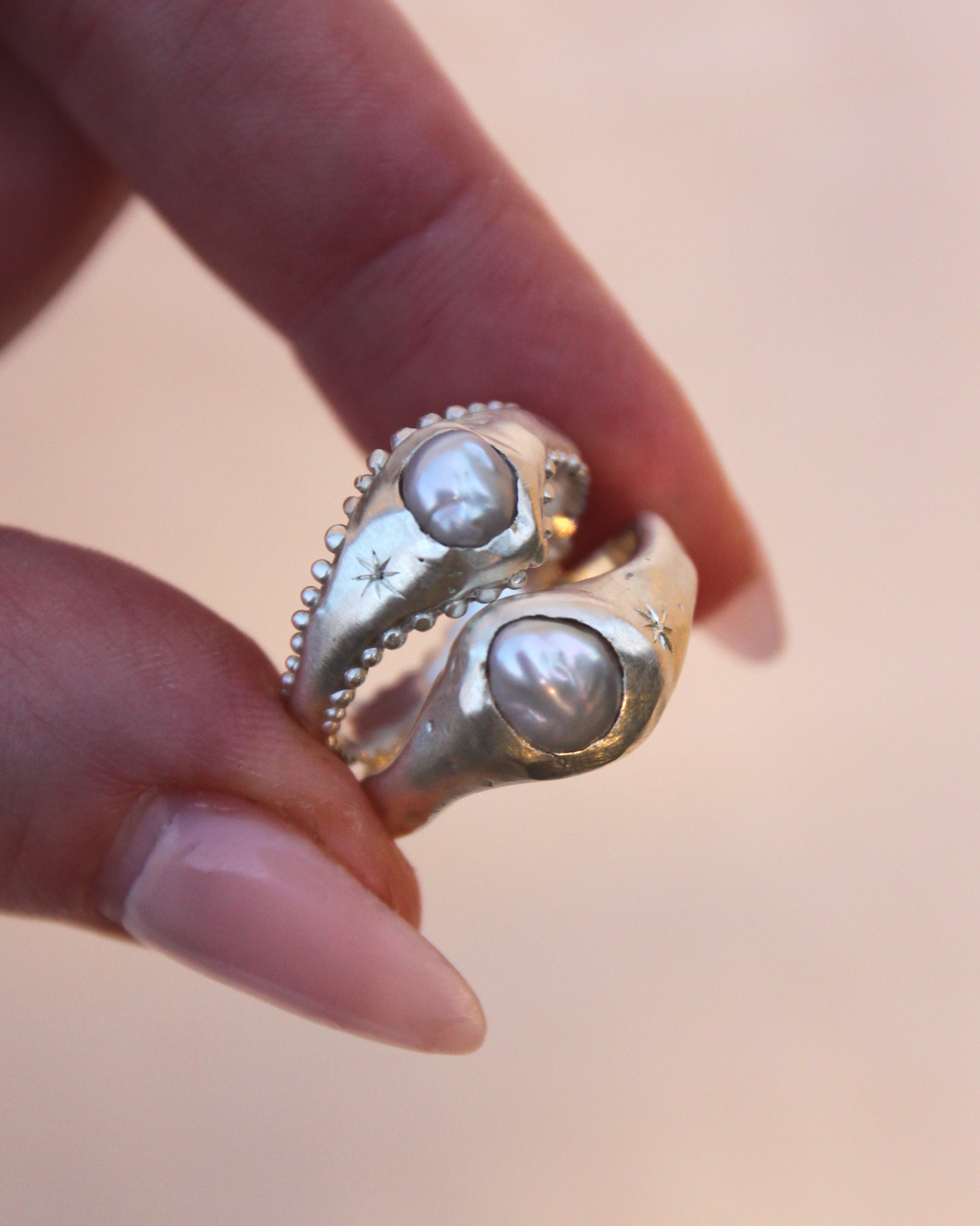 Pearl Tale Ring ~ 02