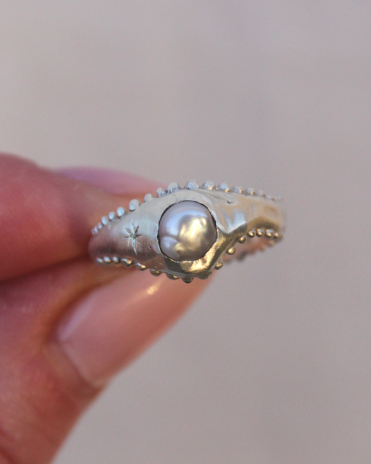 Pearl Tale Ring ~ 02